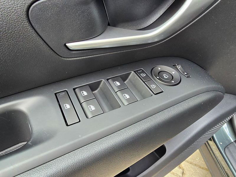 Hyundai Tucson (2026) 1.6 T-GDi MT Smart - fotka 10 z 24