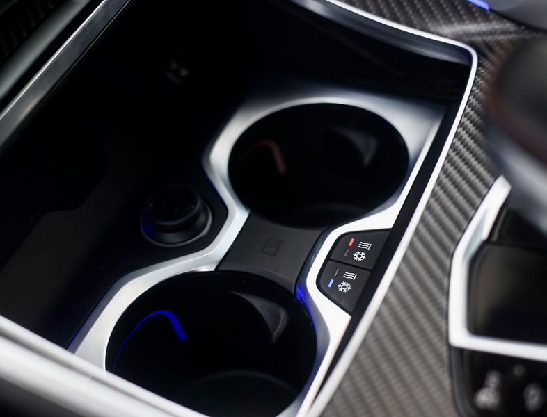 BMW XM (2023) 4.4 V8 ehybrid 480 KW - fotka 51 z 57