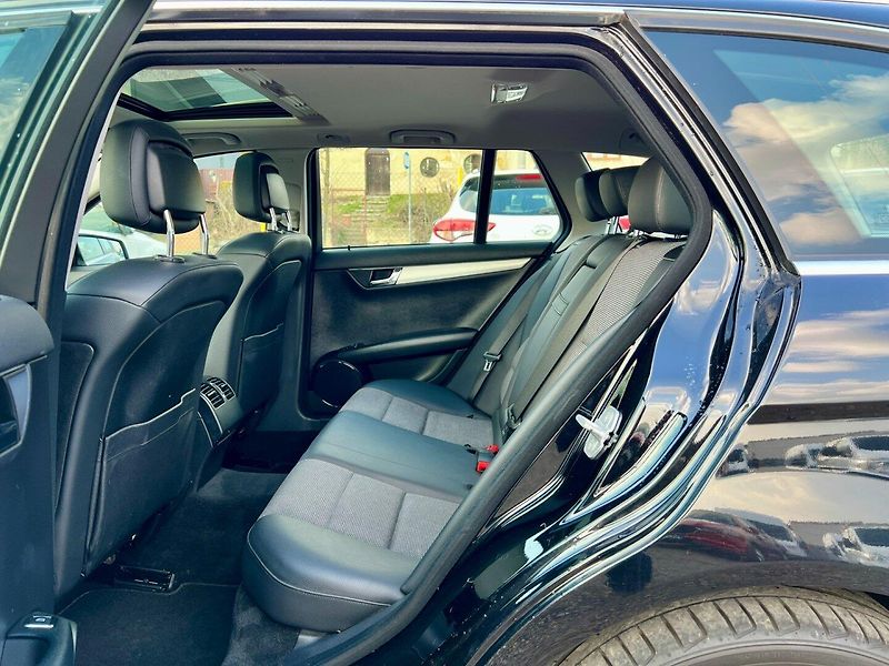 Mercedes-Benz Třídy C (2010) 200 CDi 100 kW Aut.,Xenon,Navi - fotka 13 z 17