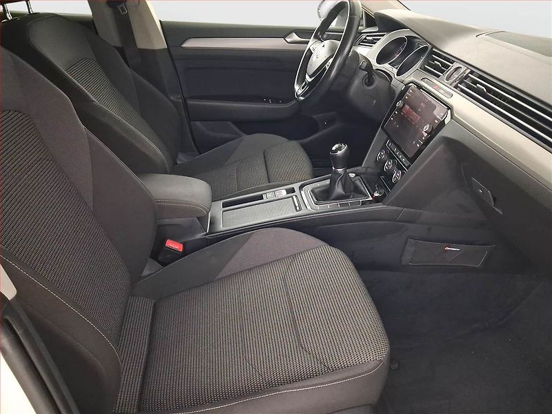 Volkswagen Arteon (2018) 1.5 TSI, Tempomat - fotka 9 z 21
