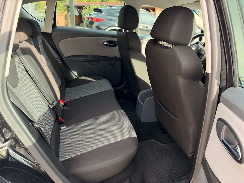 Seat Leon (2008) Salsa 1.4 MPi 63kW Klima - fotka 23 z 45