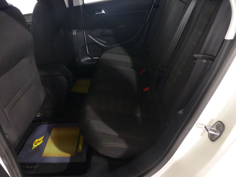 Peugeot 308 (2016) 1,6HDI*NAVIGACE*ALU**FULL LED* - fotka 14 z 26