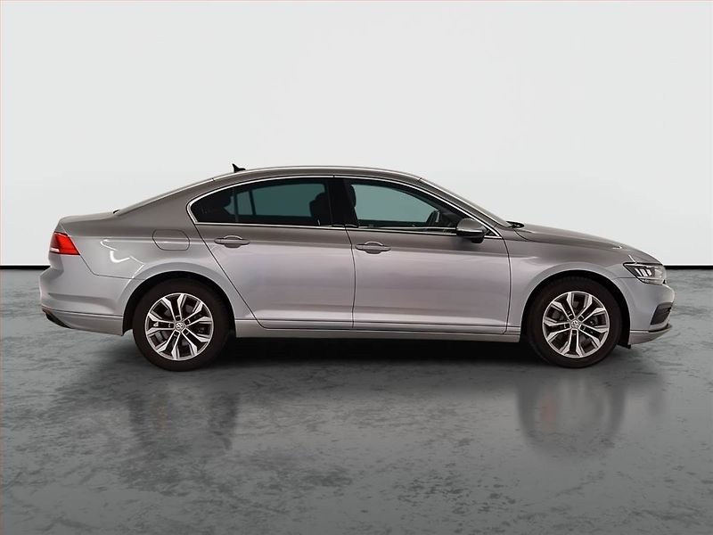 Volkswagen Passat (2019) 1.5 TSI, Tempomat - fotka 6 z 24