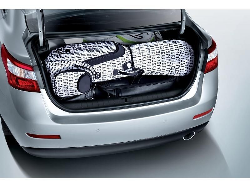 Renault Latitude je vlastně Samsung SM5, jen s jiným logem a drobnými změnami.