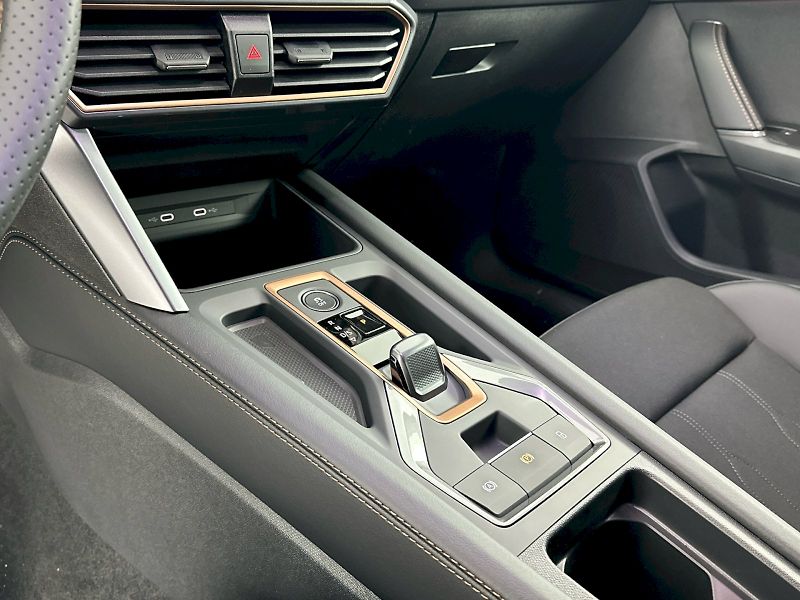 Cupra Leon (2026) ST 2.0 TSI 150kW 4x4 DSG - fotka 22 z 30