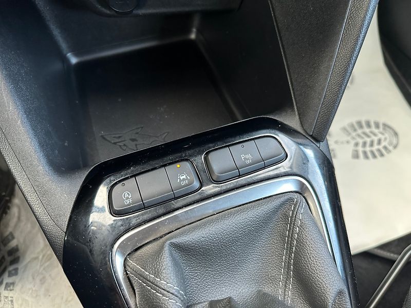 Opel Corsa (2020) 1.2Turbo 74kw - fotka 18 z 19