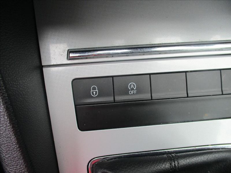 Škoda Octavia 2,0 TDI, serviska, digi klima, - fotka 23 z 49