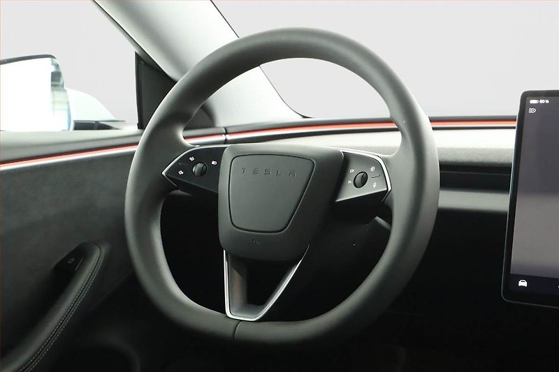 Tesla Model 3 (2024) Long Range 4WD 79kWh, SoH 89% - fotka 16 z 21