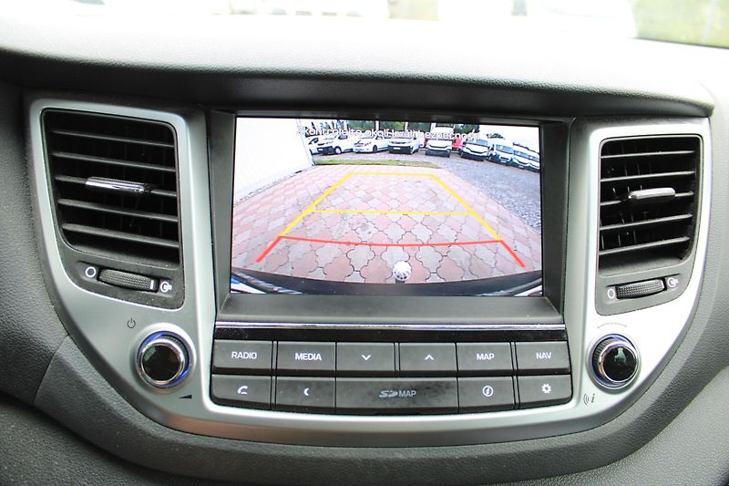 Hyundai Tucson 1,7 CRDi 104 kw - fotka 16 z 22