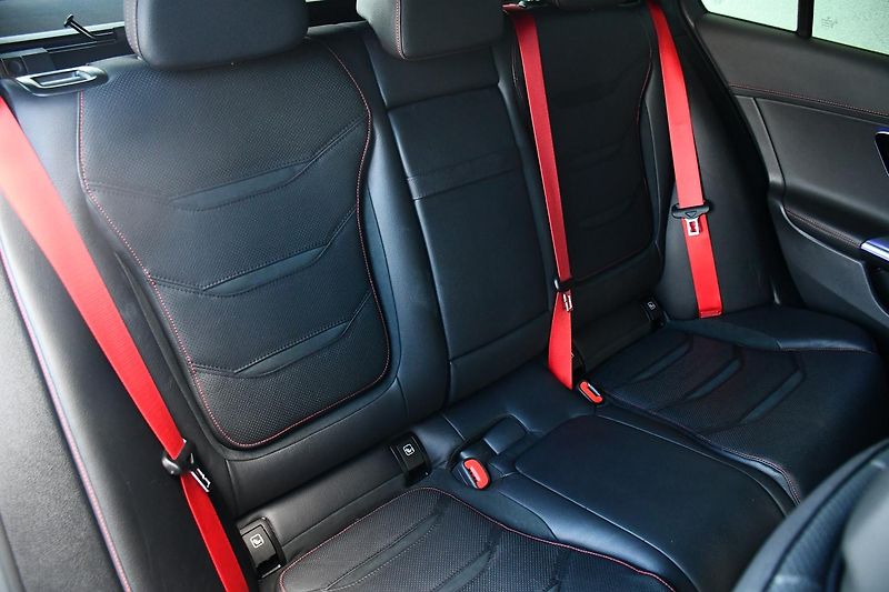 Mercedes-Benz Třídy C 43 AMG 4M N.TOP PANO HUD ČR - fotka 24 z 54