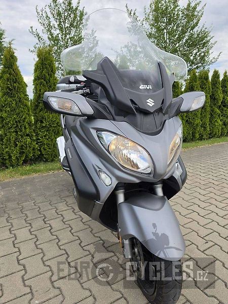 Suzuki Burgman 650 Executive (2014) ABS - fotka 3 z 17
