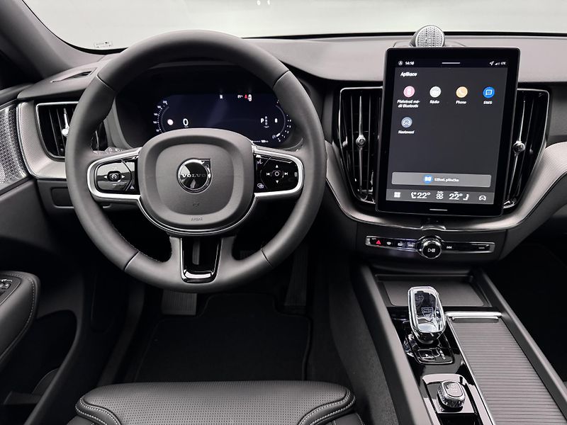 Volvo XC60 (2026) B5 AWD AUT PLUS BLACK EDITION - fotka 4 z 22