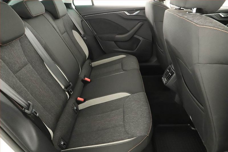 Škoda Scala (2020) 1.0 TSI, Tempomat - fotka 7 z 13