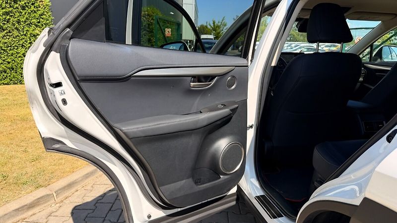 Lexus NX 300h 300H 2,5 HEV PRESTIEGE SAFETY - fotka 20 z 25