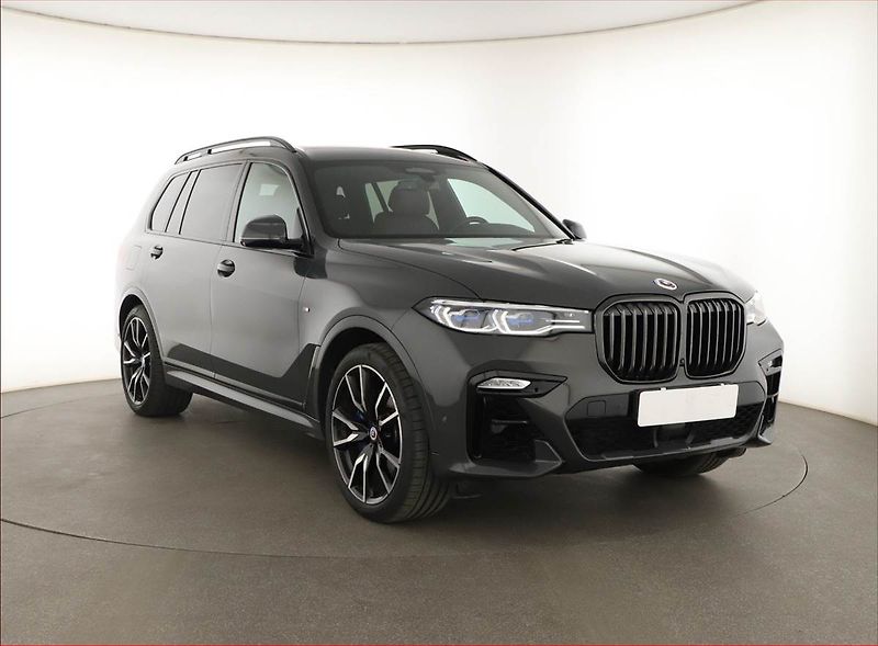BMW X7 (2022) xDrive40d - fotka 1 z 30