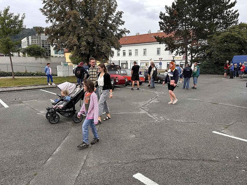 Vítr ve vlasech, Velorex v srdci. V Blansku měli sraz fandové plátěných vozítek.