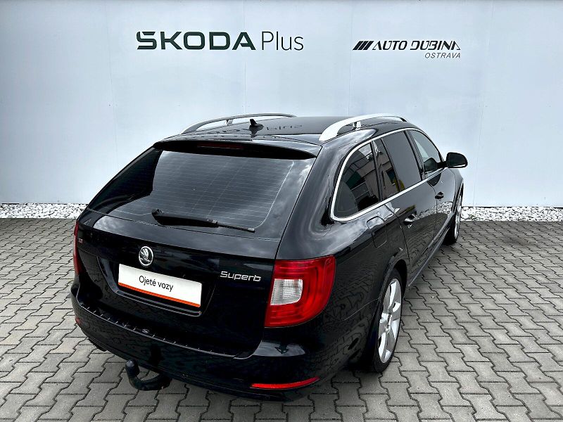 Škoda Superb (2019) Combi 2.0 TDI CR DPF 125kW MP6 - fotka 2 z 28