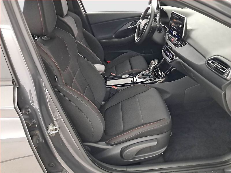 Hyundai i30 (2024) N-Line 1.5 T-GDI MHEV 48V - fotka 9 z 19