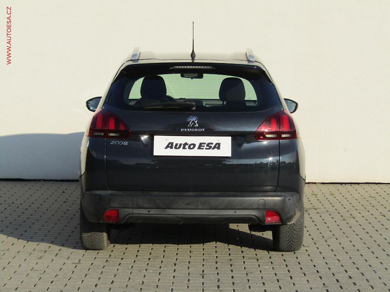 Peugeot 2008 (2018) 1.2 PT, ČR, Active - fotka 5 z 16