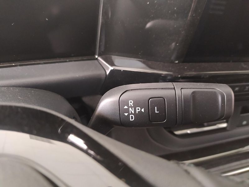 Ford Tourneo Custom (2026) 2,5 Duratec PHEV 171kW L2 Tita - fotka 10 z 13