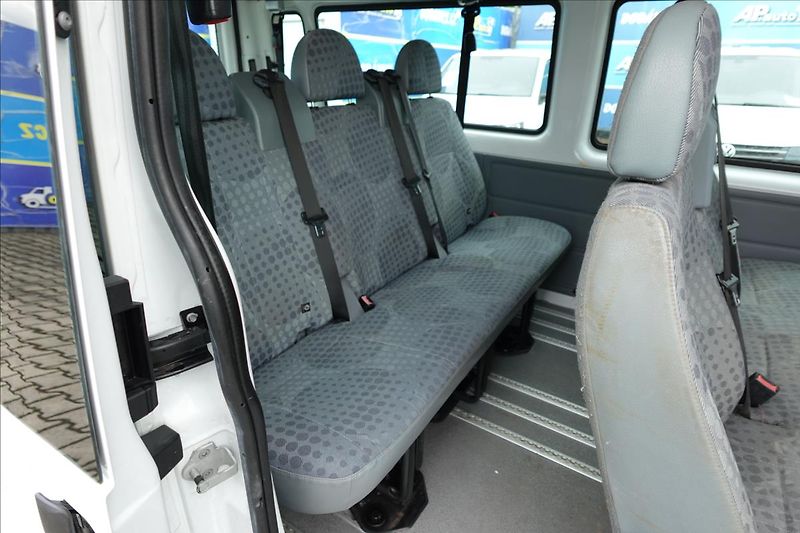 Ford Transit 2,2 TDCi  L3H3 9MÍST BUS - fotka 19 z 34