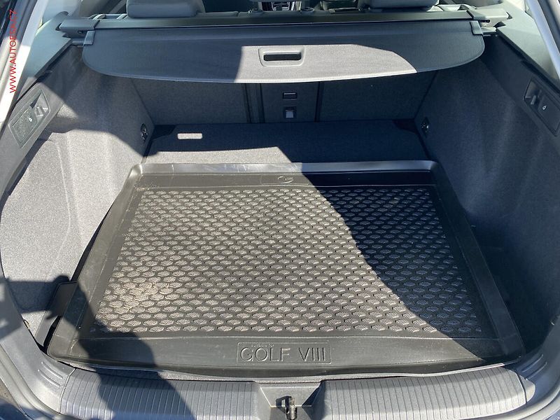 Volkswagen Golf (2023) 1.5TSi, ČR, LED, kamera - fotka 7 z 15