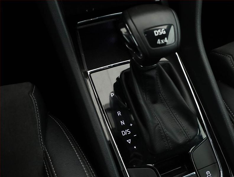 Škoda Karoq (2017) Style Plus 2.0 TDI, 4X4 - fotka 16 z 20