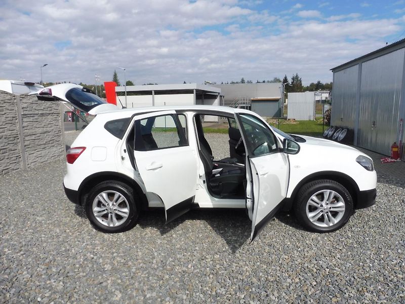 Nissan Qashqai 1.5DCi 110PS NAVI STK TOP STAV - fotka 171 z 189