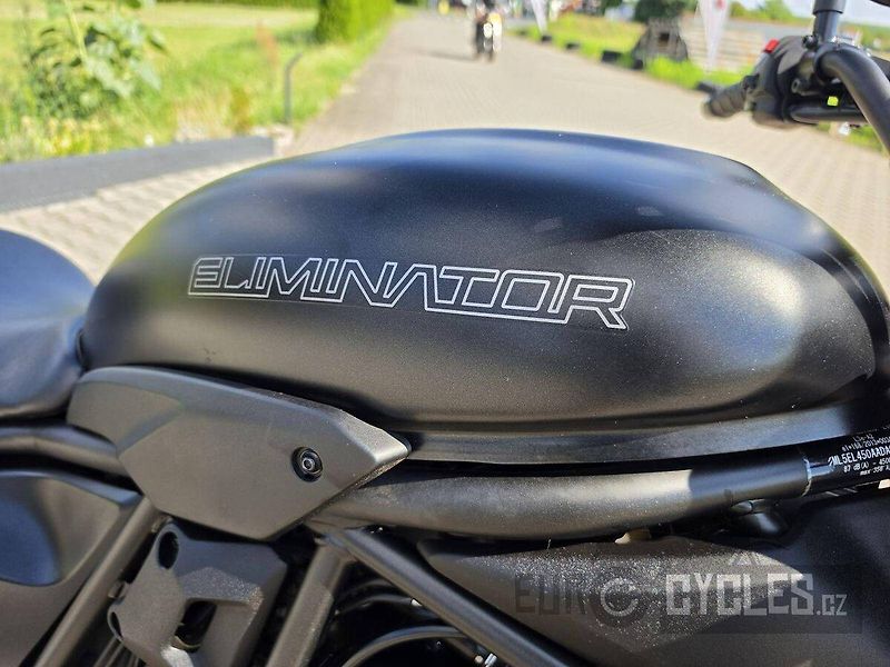 Kawasaki (2024) Eliminator 500 - fotka 12 z 13