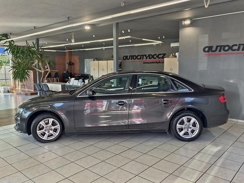 Audi A4 2.0 TDi 105kW BIXENONY, PDC - fotka 4 z 19