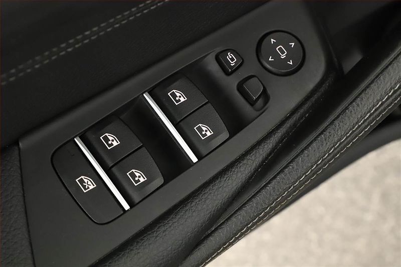 BMW Řada 5 (2020) 520d xDrive - fotka 9 z 21
