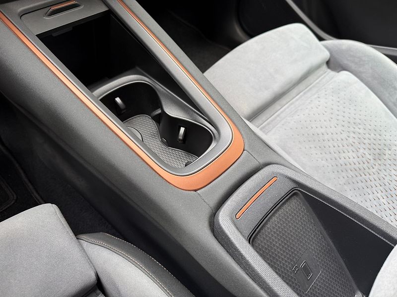 Cupra Born (2022) REZERVACE Beats Audio Masážní - fotka 31 z 43