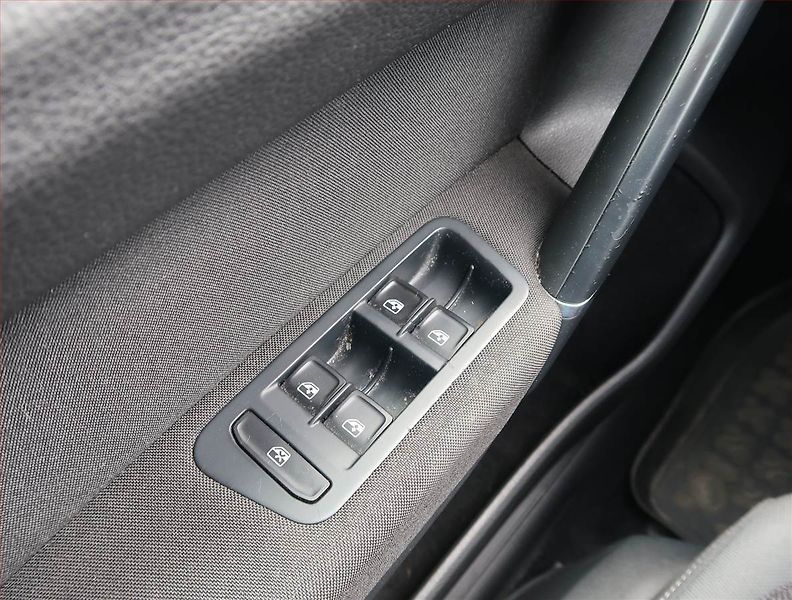 Volkswagen Golf Sportsvan (2015) 1.6 TDI, Serv.kniha, Navi - fotka 14 z 14