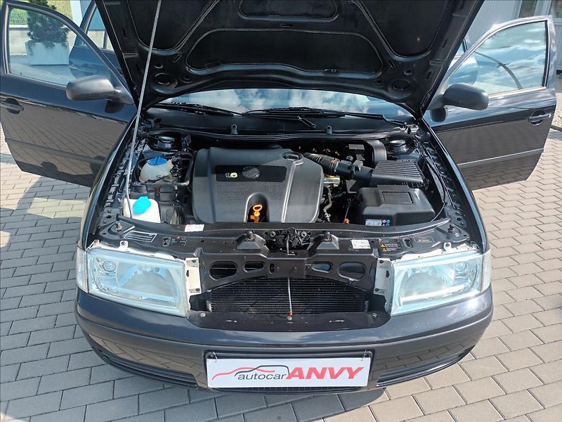 Škoda Octavia 1,6 MPI,75KW,KLIMA,SERVIS,KOLA - fotka 19 z 31