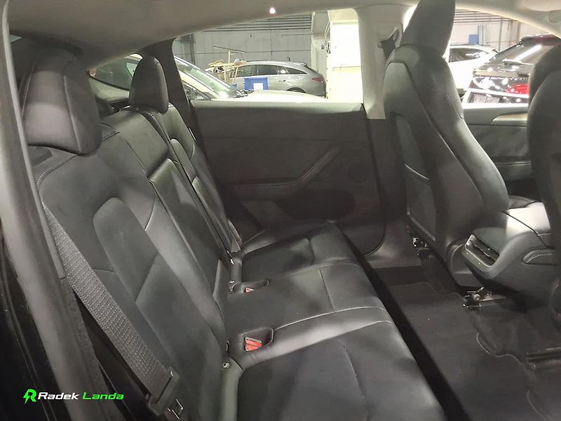 Tesla Model Y (2023) Long Range AWD Berlín - fotka 7 z 8