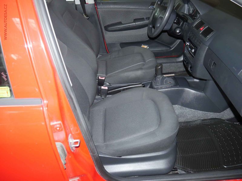 Škoda Fabia (2008) 1.2 HTP, ČR, AC - fotka 12 z 15