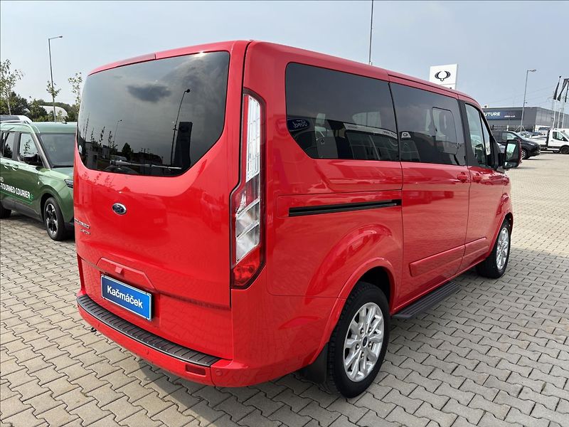 Ford Tourneo Custom 2,0 EcoBlue 125Wk Titanium L1 - fotka 5 z 37