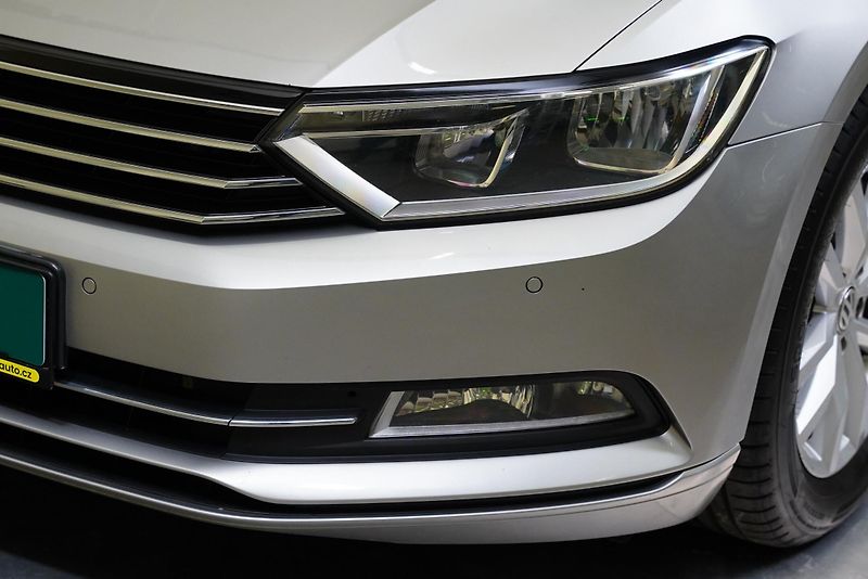 Volkswagen Passat - fotka 9 z 29