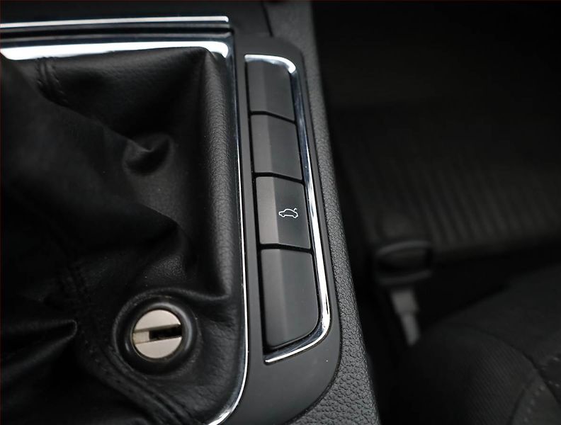 Škoda Superb (2014) 2.0 TDI, Serv.kniha, Navi - fotka 16 z 19