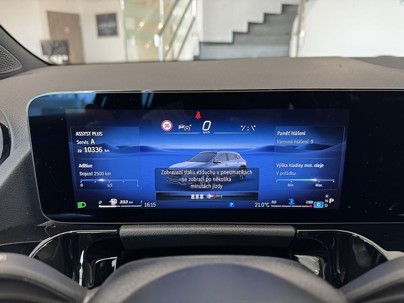 Mercedes-Benz GLA (2025) 200 d 4M/AMG/360/ESP/DISTRONIC - fotka 19 z 20