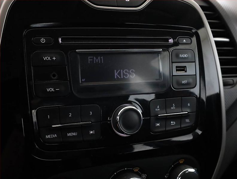 Renault Captur (2014) 1.2 TCe, Automat, ČR,1.maj - fotka 13 z 16