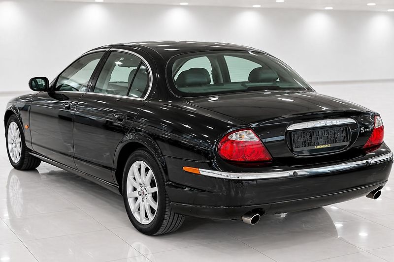 Jaguar S-Type (2001) - fotka 7 z 21