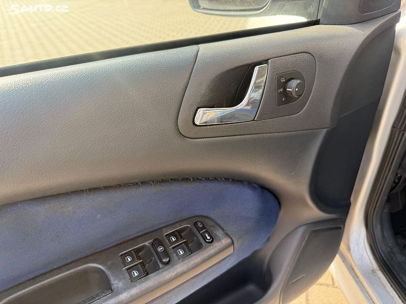 Škoda Octavia (2001) 1.9TDI, 66kw Automat - fotka 14 z 19
