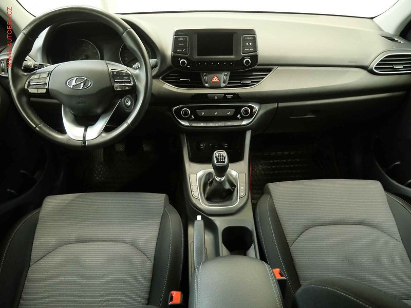 Hyundai i30 (2017) 1.0T-GDi, ČR, AC, temp - fotka 8 z 19