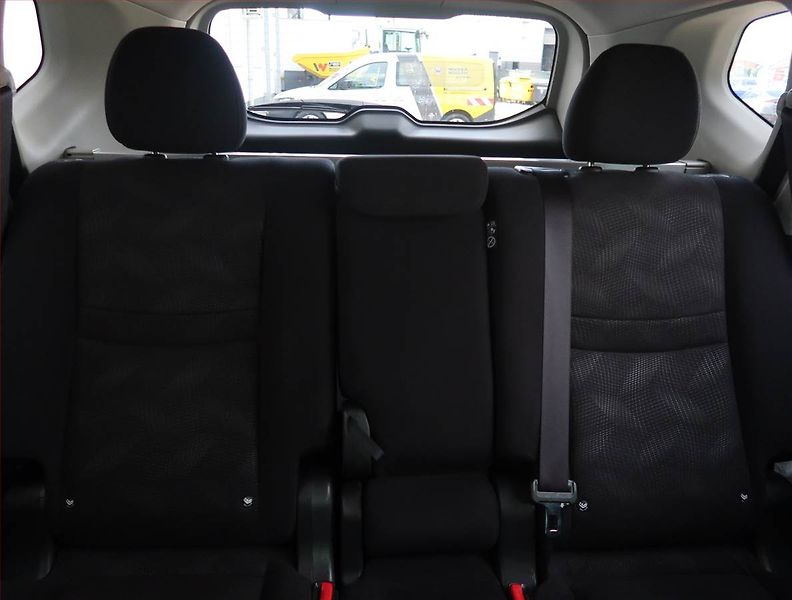 Nissan X-Trail (2016) 1.6 DIG-T, ČR,1.maj - fotka 10 z 20
