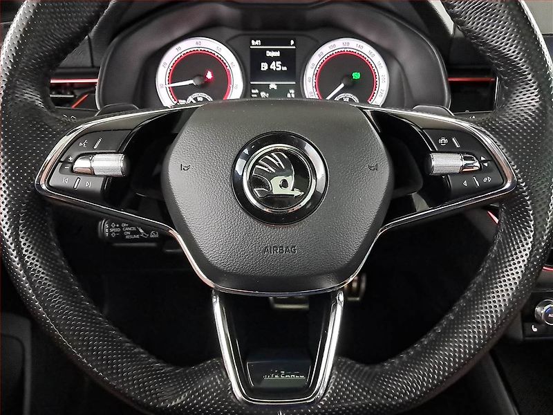 Škoda Kamiq (2023) Monte Carlo 1.0 TSI - fotka 17 z 21