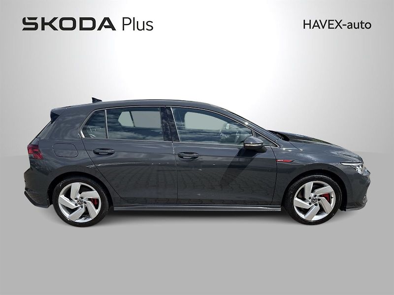 Volkswagen Golf (2023) 2.0 TSI DSG GTI - fotka 31 z 32