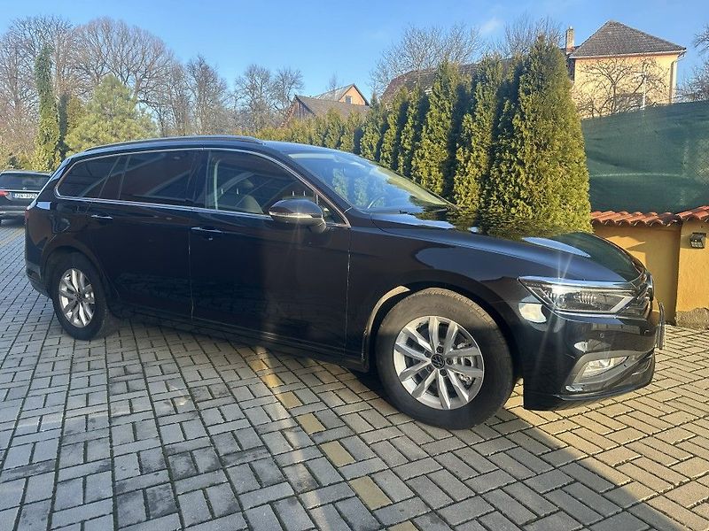 Volkswagen Passat 2.0 TDi 110kW Bussiness AT - fotka 2 z 28
