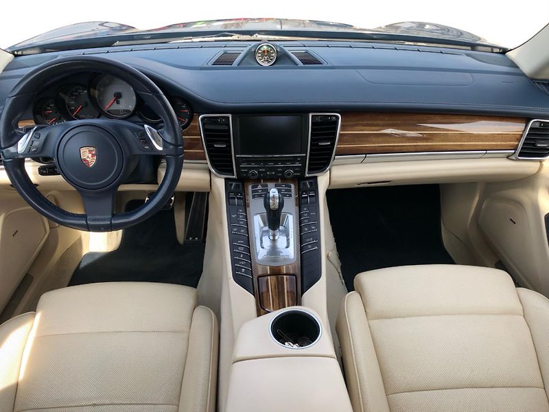 Porsche Panamera 4S - fotka 5 z 30