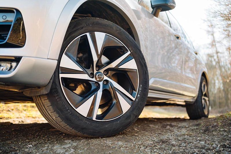Volvo XC90 (2022) B5 AWD - fotka 11 z 28